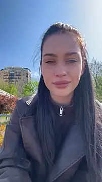 KikiWatson online show from April 23, 2026, 7:04 am