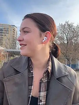 KikiWatson online show from November 21, 2025, 6:56 am