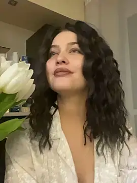 Snapshot of KikiWatson chatting on February 16, 2025, 5:04 pm KikiWatson online show from February 16, 2025, 5:04 pm