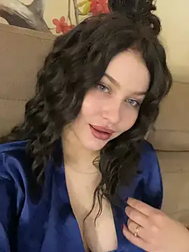 Snapshot of KikiWatson chatting on February 21, 2025, 5:31 pm KikiWatson online show from February 21, 2025, 5:31 pm