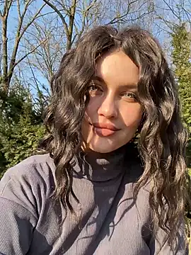 Snapshot of KikiWatson chatting on February 13, 2025, 12:00 pm KikiWatson online show from February 13, 2025, 12:00 pm