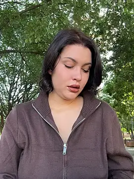 Snapshot of KikiWatson chatting on September 12, 2025, 6:24 am KikiWatson online show from September 12, 2025, 6:24 am