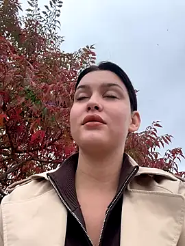 KikiWatson online show from October 19, 2025, 11:02 am