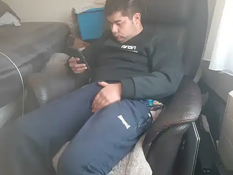 joystick2006 online show from March 9, 2025, 2:10 pm