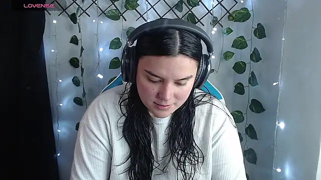 Snapshot of Nika_1_ chatting on August 4, 2026, 1:10 am Nika 1 online show from August 4, 2026, 1:10 am