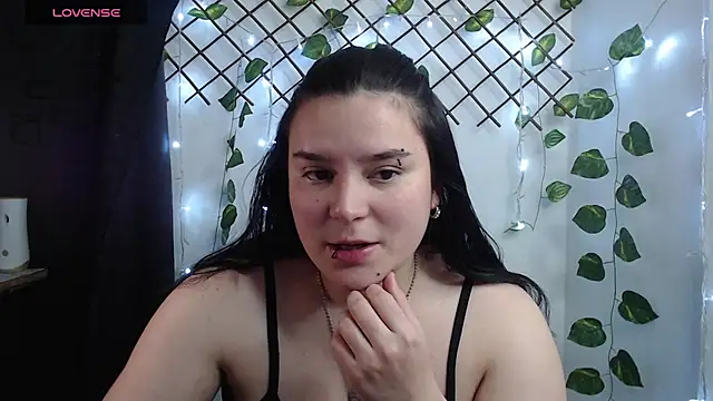 Snapshot of Nika_1_ chatting on July 8, 2026, 11:05 pm Nika 1 online show from July 8, 2026, 11:05 pm