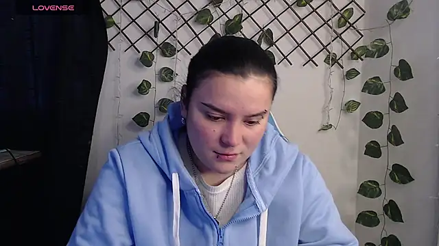 Snapshot of Nika_1_ chatting on July 6, 2026, 10:34 pm Nika 1 online show from July 6, 2026, 10:34 pm