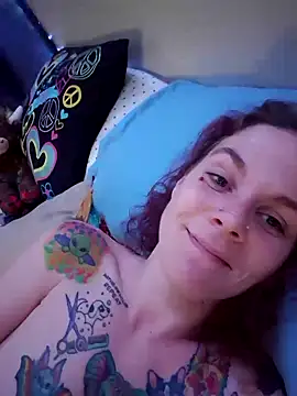 thatonespicychick online show from January 6, 2025, 9:08 am