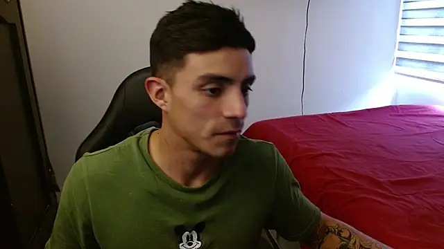 Snapshot of kv___xxx_ chatting on October 15, 2025, 8:06 pm kv xxx online show from October 15, 2025, 8:06 pm