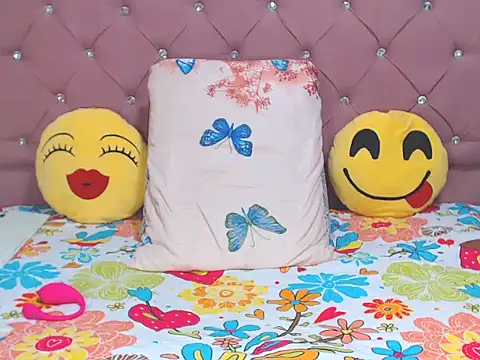 sharonbrown28 online show from October 25, 2025, 10:43 pm