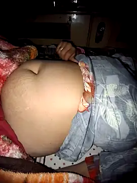 Snapshot of menakshiiikaur chatting on March 1, 2025, 5:27 pm menakshiiikaur online show from March 1, 2025, 5:27 pm