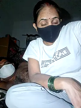 Snapshot of menakshiiikaur chatting on September 18, 2025, 5:27 pm menakshiiikaur online show from September 18, 2025, 5:27 pm