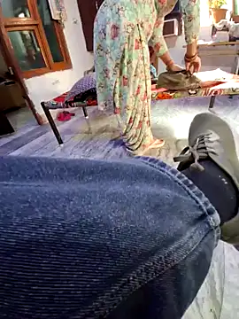 Snapshot of menakshiiikaur chatting on December 20, 2024, 6:29 am menakshiiikaur online show from December 20, 2024, 6:29 am