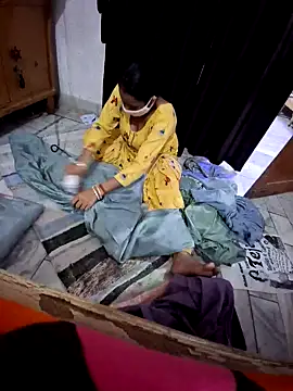 Snapshot of menakshiiikaur chatting on January 31, 2025, 1:45 pm menakshiiikaur online show from January 31, 2025, 1:45 pm