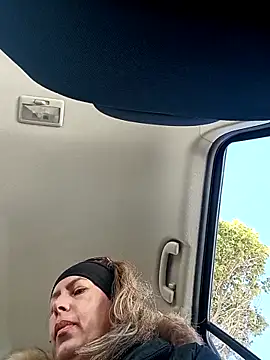 Snapshot of uber_babe chatting on December 3, 2025, 11:42 am uber babe online show from December 3, 2025, 11:42 am