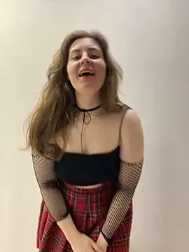 Topvi  online show from April 19, 2026, 3:13 pm