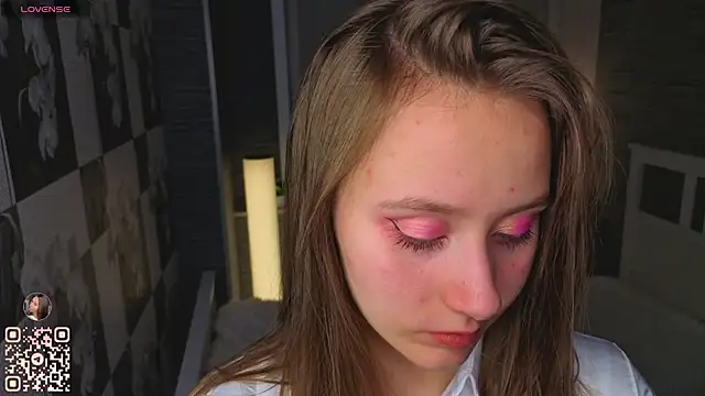 Snapshot of EthalBuffkin chatting on November 7, 2025, 7:29 pm EthalBuffkin online show from November 7, 2025, 7:29 pm