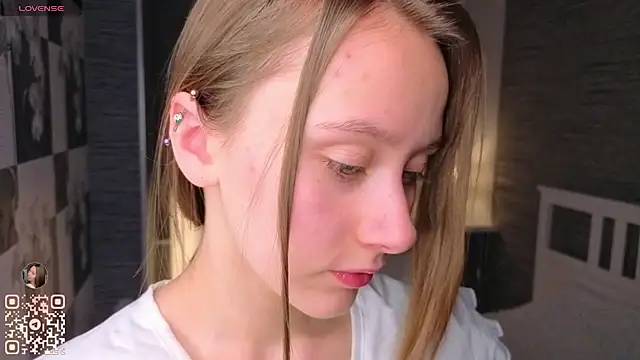 Snapshot of EthalBuffkin chatting on October 30, 2025, 7:22 pm EthalBuffkin online show from October 30, 2025, 7:22 pm