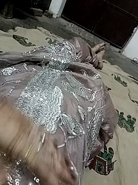 Snapshot of QUEEN-X-CPL chatting on October 2, 2025, 5:49 pm QUEEN-X-CPL online show from October 2, 2025, 5:49 pm