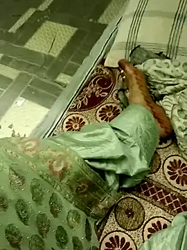 Snapshot of QUEEN-X-CPL chatting on February 26, 2025, 5:42 pm QUEEN-X-CPL online show from February 26, 2025, 5:42 pm