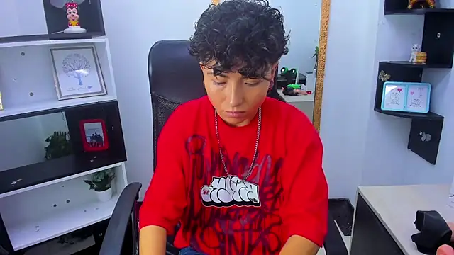 Snapshot of Im_Mathias chatting on October 30, 2025, 10:50 pm Im Mathias online show from October 30, 2025, 10:50 pm