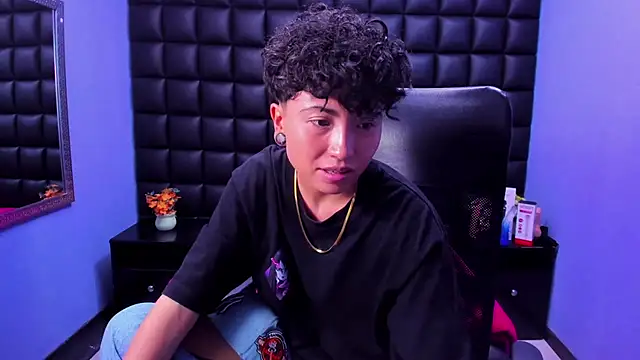 Snapshot of Im_Mathias chatting on October 25, 2025, 4:11 am Im Mathias online show from October 25, 2025, 4:11 am