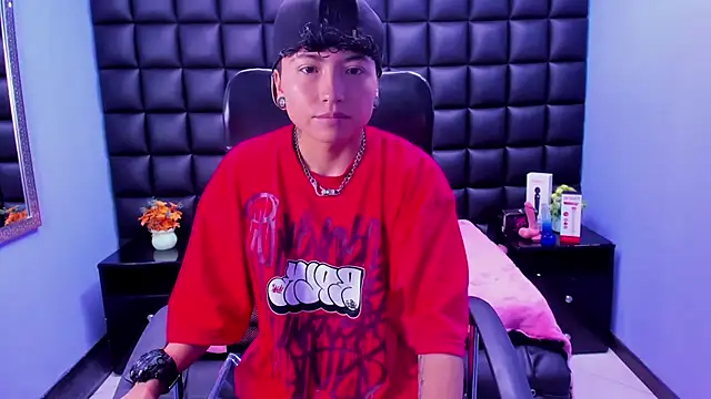 Snapshot of Im_Mathias chatting on September 23, 2025, 7:43 pm Im Mathias online show from September 23, 2025, 7:43 pm