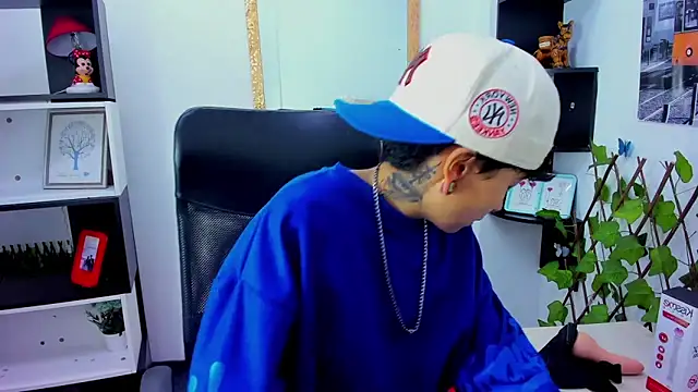 Snapshot of Im_Mathias chatting on October 15, 2025, 2:58 pm Im Mathias online show from October 15, 2025, 2:58 pm