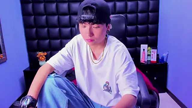 Snapshot of Im_Mathias chatting on October 2, 2025, 4:21 pm Im Mathias online show from October 2, 2025, 4:21 pm