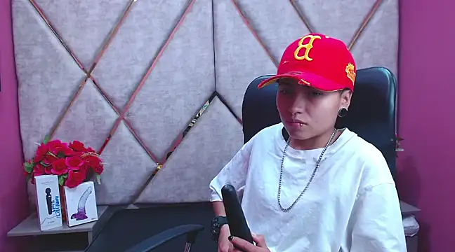 Snapshot of Im_Mathias chatting on February 7, 2025, 1:58 am Im Mathias online show from February 7, 2025, 1:58 am