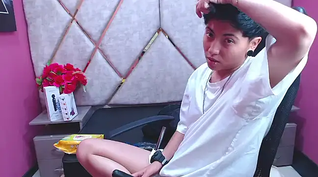 Snapshot of Im_Mathias chatting on February 7, 2025, 8:01 am Im Mathias online show from February 7, 2025, 8:01 am