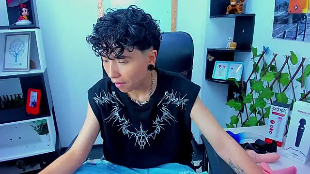 Snapshot of Im_Mathias chatting on October 17, 2025, 9:38 pm Im Mathias online show from October 17, 2025, 9:38 pm