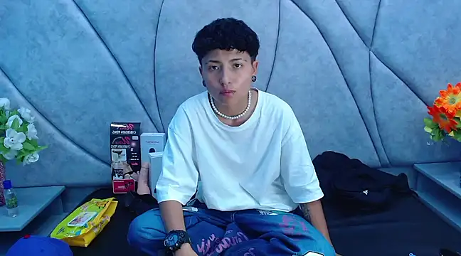 Snapshot of Im_Mathias chatting on March 21, 2025, 9:01 am Im Mathias online show from March 21, 2025, 9:01 am