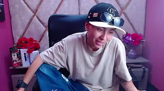 Snapshot of Im_Mathias chatting on February 12, 2025, 7:02 am Im Mathias online show from February 12, 2025, 7:02 am