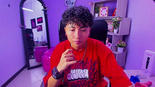 Snapshot of Im_Mathias chatting on November 4, 2025, 4:16 am Im Mathias online show from November 4, 2025, 4:16 am