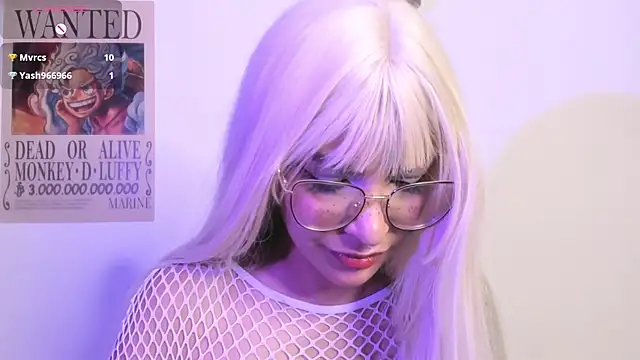 Snapshot of Luna-Chann chatting on July 21, 2026, 11:28 pm Luna-Chann online show from July 21, 2026, 11:28 pm