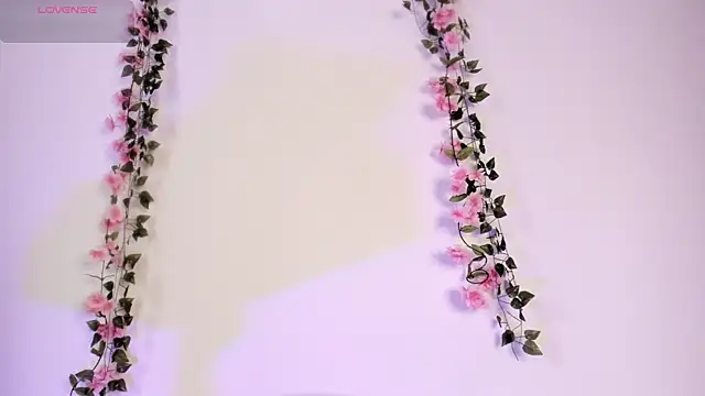 Snapshot of Luna-Chann chatting on June 24, 2026, 8:50 pm Luna-Chann online show from June 24, 2026, 8:50 pm