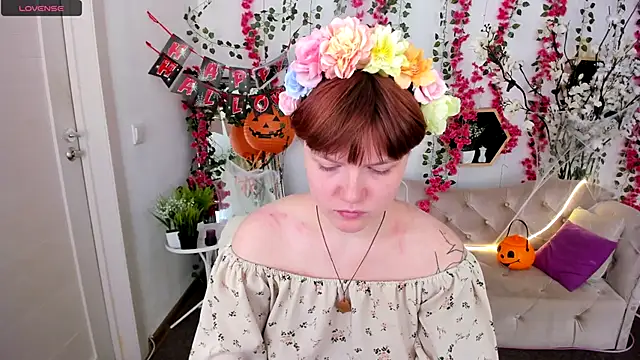 Snapshot of DreamyLuna chatting on October 24, 2025, 8:19 pm DreamyLuna online show from October 24, 2025, 8:19 pm