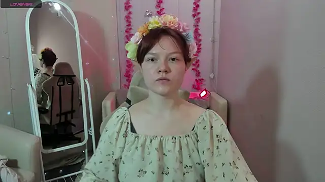 Snapshot of DreamyLuna chatting on October 11, 2025, 8:32 pm DreamyLuna online show from October 11, 2025, 8:32 pm