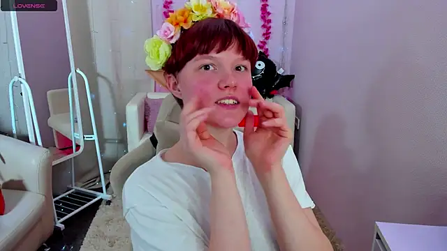 Snapshot of DreamyLuna chatting on October 16, 2025, 8:28 pm DreamyLuna online show from October 16, 2025, 8:28 pm