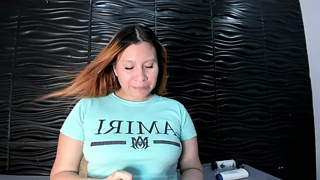 Snapshot of Melody_Megann chatting on July 15, 2026, 7:43 pm Melody Megann online show from July 15, 2026, 7:43 pm