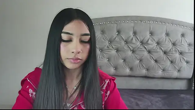 Snapshot of Nesuko_kamado_ chatting on November 3, 2025, 5:05 pm Nesuko kamado online show from November 3, 2025, 5:05 pm