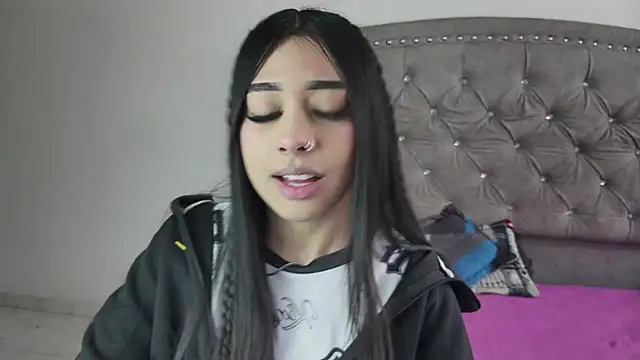 Snapshot of Nesuko_kamado_ chatting on November 26, 2025, 12:38 pm Nesuko kamado online show from November 26, 2025, 12:38 pm