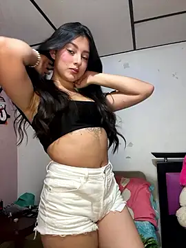 Snapshot of kanne_mia chatting on December 2, 2024, 11:24 pm kanne mia online show from December 2, 2024, 11:24 pm