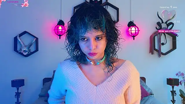 Snapshot of Sweet_Chaos chatting on November 16, 2025, 6:12 pm Sweet Chaos online show from November 16, 2025, 6:12 pm