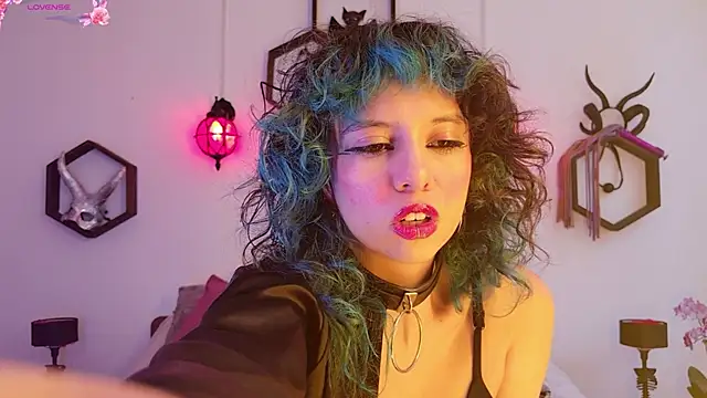 Snapshot of Sweet_Chaos chatting on November 18, 2025, 5:16 pm Sweet Chaos online show from November 18, 2025, 5:16 pm