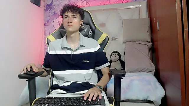 Snapshot of johnny_cagee chatting on October 23, 2025, 5:39 am johnny cagee online show from October 23, 2025, 5:39 am