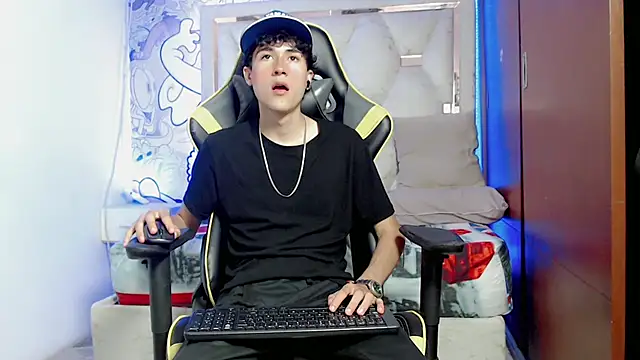 Snapshot of johnny_cagee chatting on October 11, 2025, 5:52 am johnny cagee online show from October 11, 2025, 5:52 am