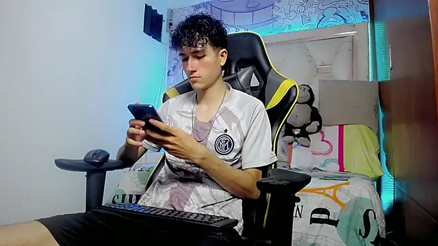 Snapshot of johnny_cagee chatting on November 23, 2025, 5:06 am johnny cagee online show from November 23, 2025, 5:06 am