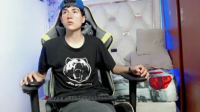 Snapshot of johnny_cagee chatting on October 12, 2025, 5:20 am johnny cagee online show from October 12, 2025, 5:20 am